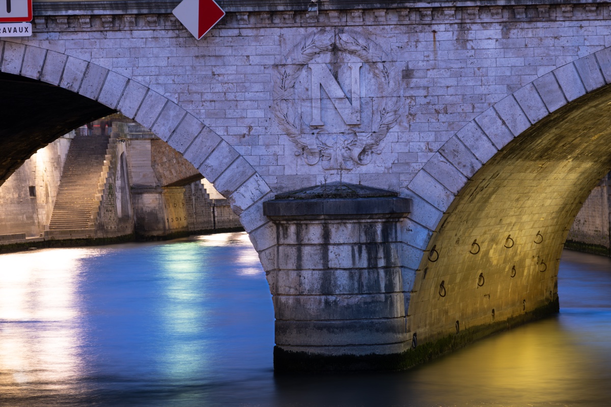 Seine Bridge Imperial N Emblem
